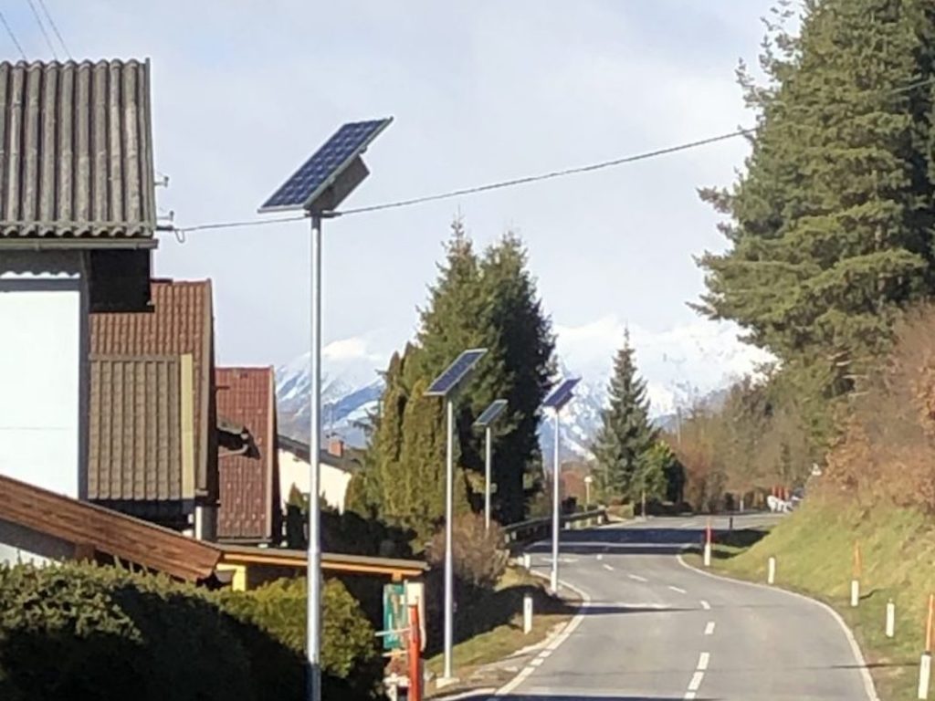 Solarbetriebene LED Straßenleuchten in der Gemeinde Ferndorf, Kärnten
